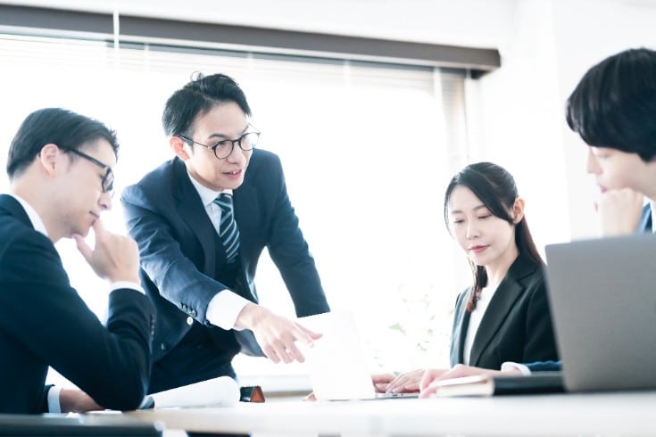 失敗しないAI導入の5つのステップ:現場に浸透する「生きたAI社内規定」と社内教育の進め方