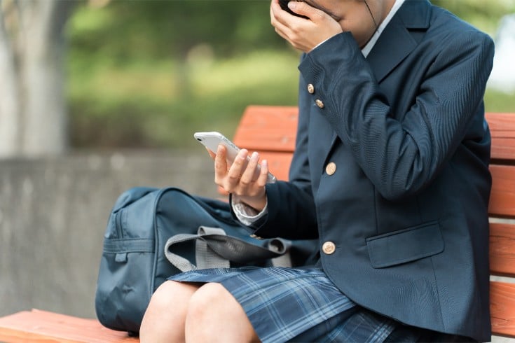 中学生のデジタルタトゥー｜事例で学ぶ将来のリスクと消し方・対処法