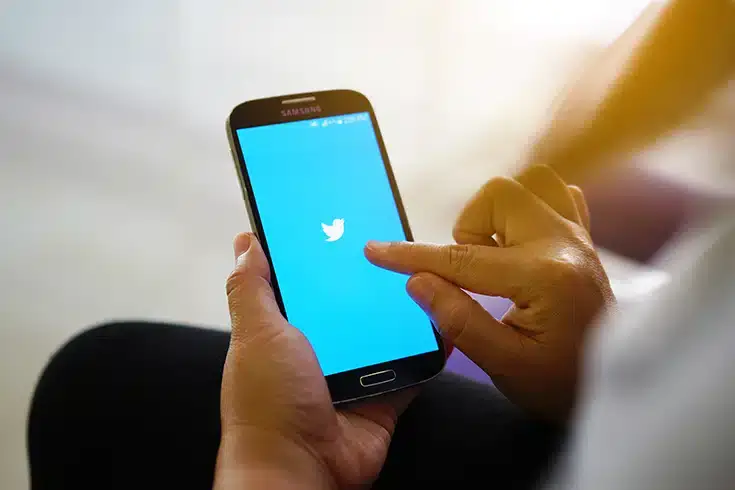 総務省令改正後,匿名Twitter用戶進行誹謗中傷的電話號碼可被揭露是什麼意思?