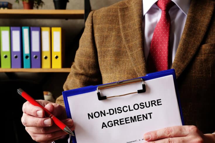 簽訂NDA後,以「機密信息」開展自家業務。闡述其法律風險